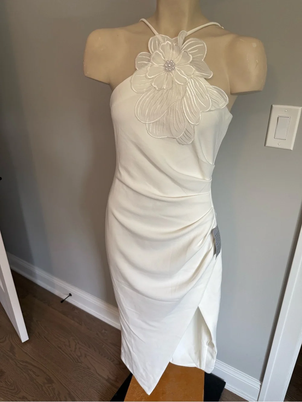 Elliatt White Halter Midi Dress with Floral Applique - Picture 1 of 10